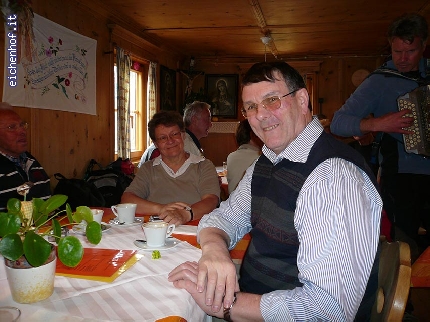 http://www.eichenhof.it/bildergalerie/cache/vs_Wanderungen%202013%20escursioni_018.jpg