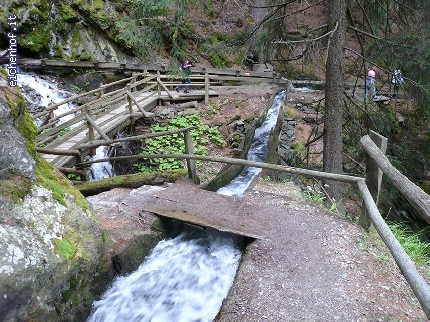 http://www.eichenhof.it/bildergalerie/cache/vs_Wanderungen%202013%20escursioni_042.jpg