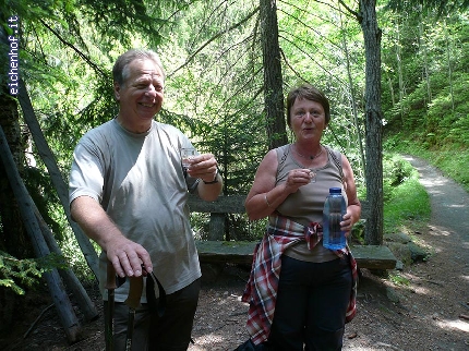 http://www.eichenhof.it/bildergalerie/cache/vs_Wanderungen%202013%20escursioni_P1040164.jpg