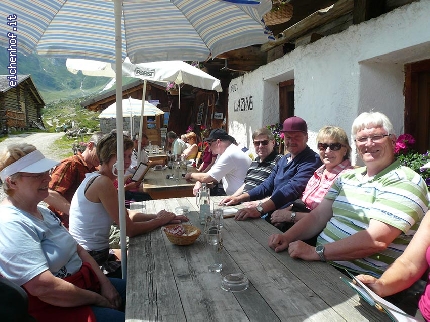 http://www.eichenhof.it/bildergalerie/cache/vs_Wanderungen%202013%20escursioni_P1040199.jpg