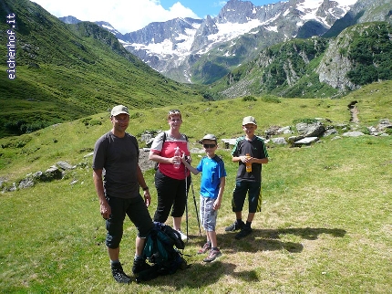 http://www.eichenhof.it/bildergalerie/cache/vs_Wanderungen%202013%20escursioni_P1040254.jpg
