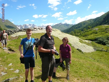 http://www.eichenhof.it/bildergalerie/cache/vs_Wanderungen%202013%20escursioni_P1040258.jpg
